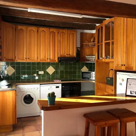Casa Maria Y Julian Apartment
